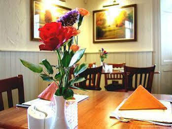 The Railway Inn Galmpton Ngoại thất bức ảnh